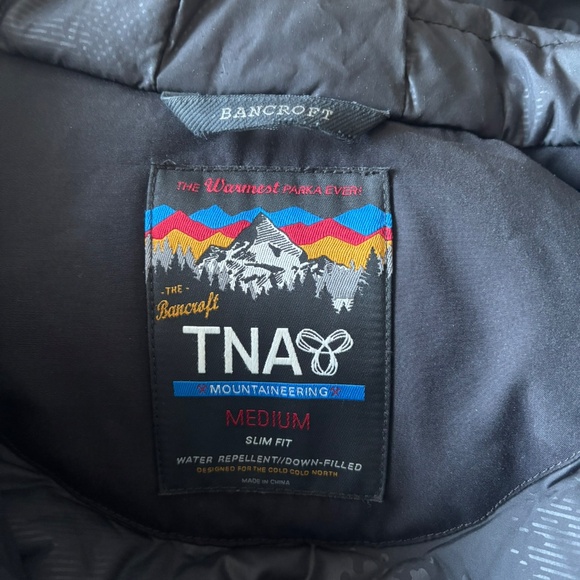 Aritzia TNA Winter Coat Parka Bancroft (M) - Picture 3 of 4